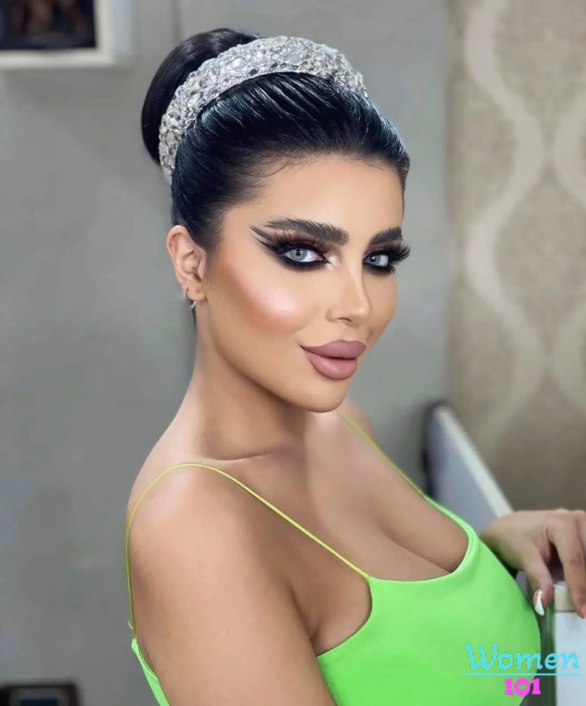 sexy Syrian woman